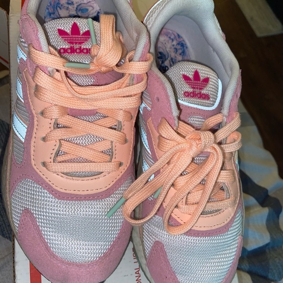 Adidas - Picture 2 of 3